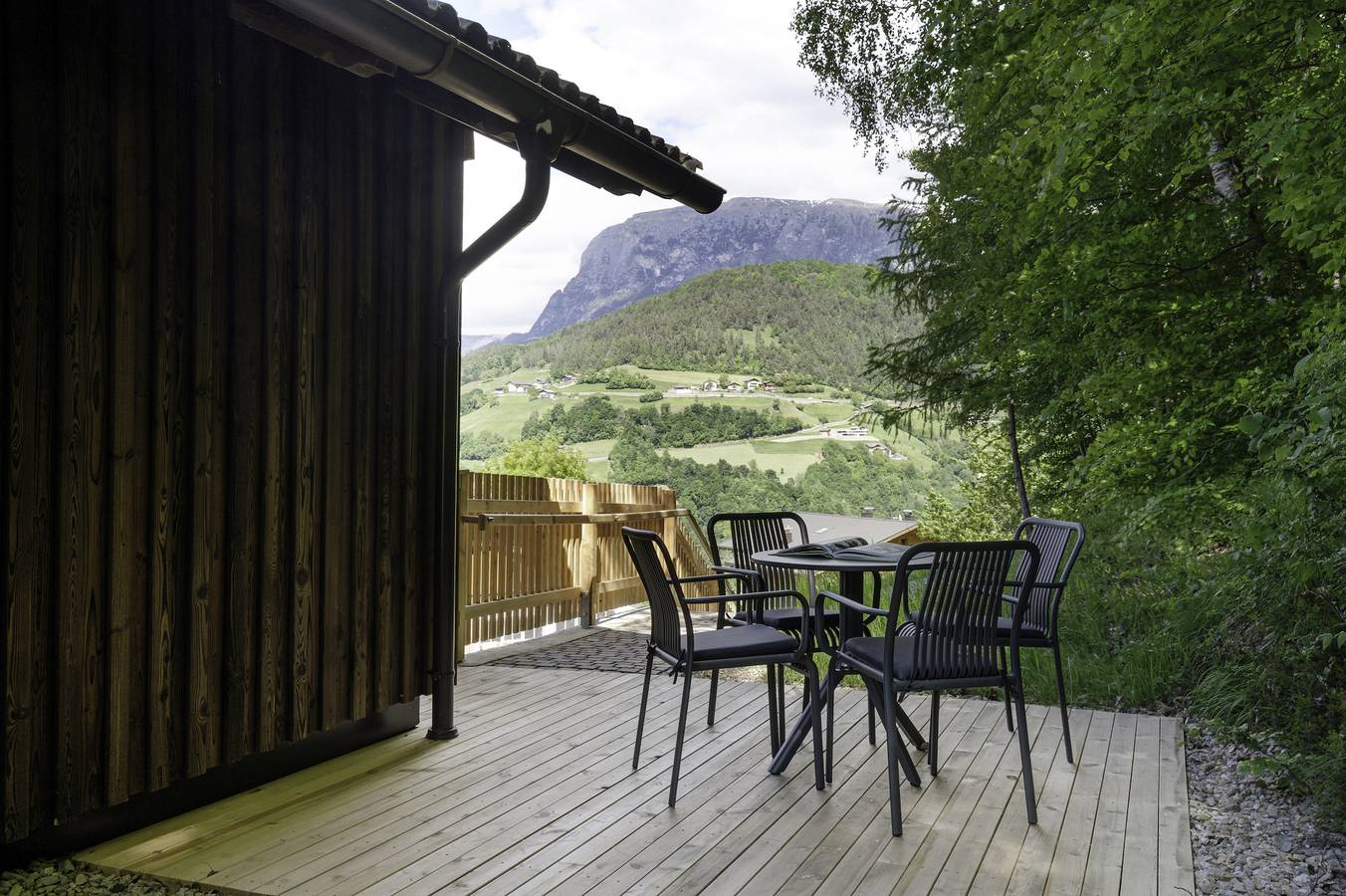 Ganze Wohnung, Ferienwohnung 'Hans' mit Bergblick, privatem Garten und Wi-Fi in Steinegg (Karneid), Karneid