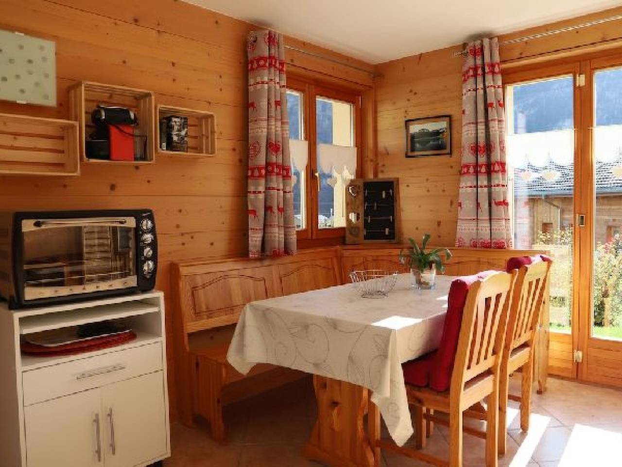 Ganze Wohnung, Ferienwohnung für 2 Personen mit Terrasse in Salvan, Martigny - Val de Bagnes & Umgebung