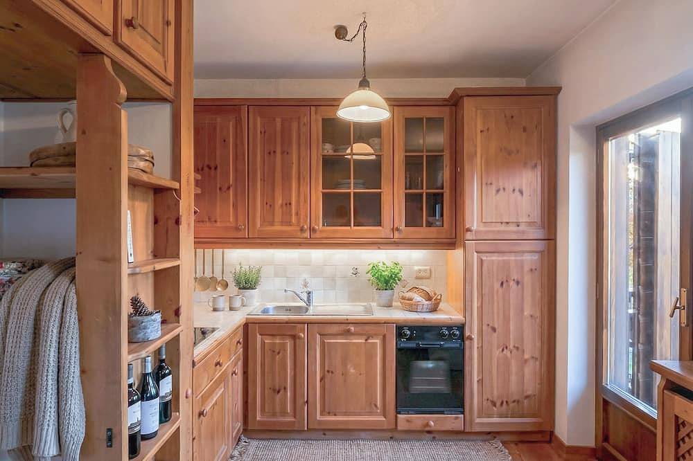 Ganze Wohnung, Cozy mountain house with private garden a few kilometers from Cortina. in San Vito di Cadore, Dolomiti Superski