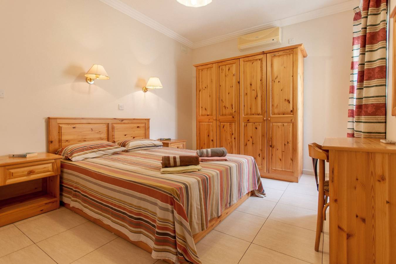 Apartamento entero, Apartamento de vacaciones para 4 personas con piscina in il-Mellieha, Mellieha