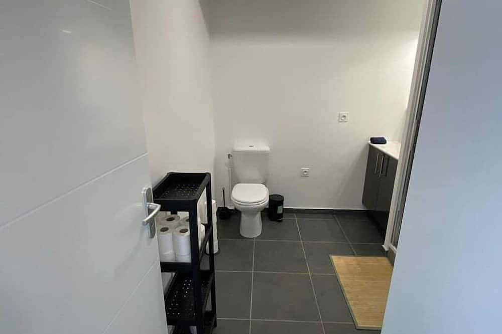 Entire apartment, Modern apartment near Paris - 1 min from the metro in Bobigny, Seine-Saint-Denis