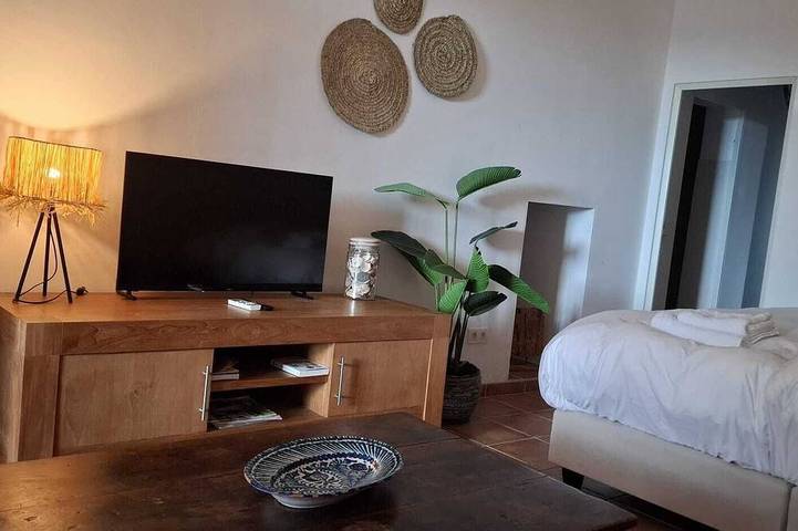 Entire apartment, Full apartment (4p) with large pool and terrace overlooking the sea in Málaga (Este), Malaga