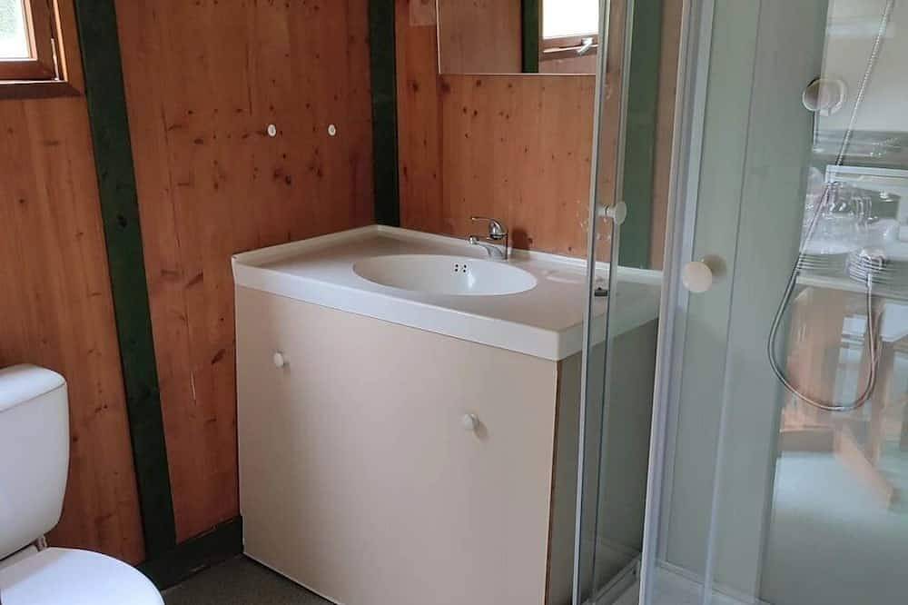 Chalet 2 étoiles - ccbgaff in La Tour-d'Auvergne, Regionaler Naturpark Volcans d'Auvergne