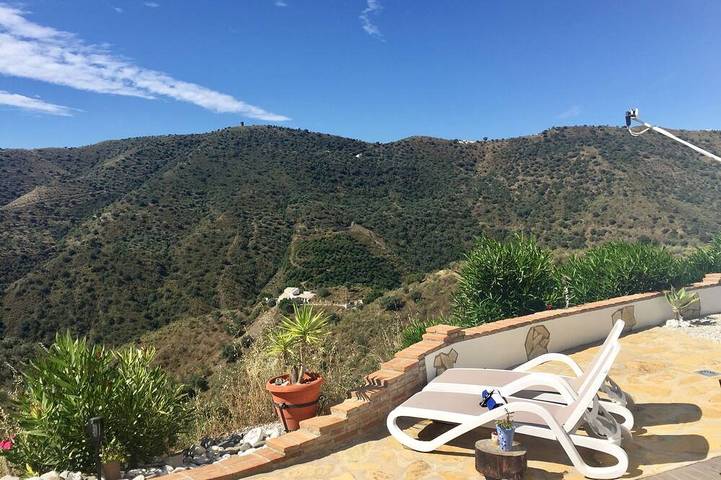 Appartement entier, Risa, piscine, bar extérieur et terrasse privée in Viñuela, Cordillera Penibética