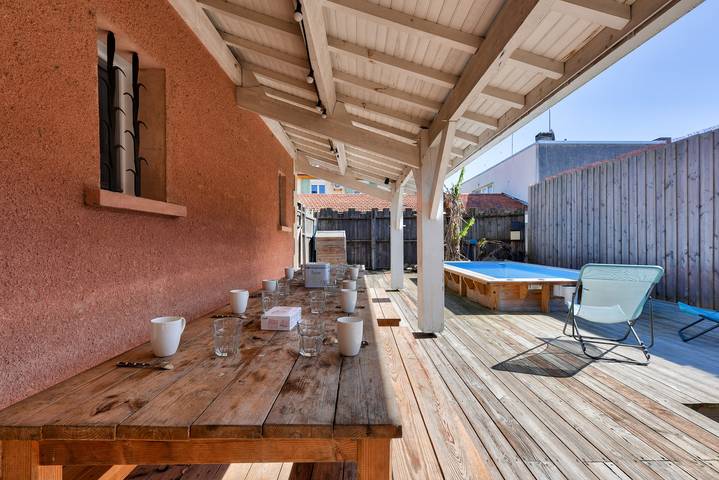 Maison de vacances pour 10 personnes, avec piscine ainsi que jardin et terrasse à Arès