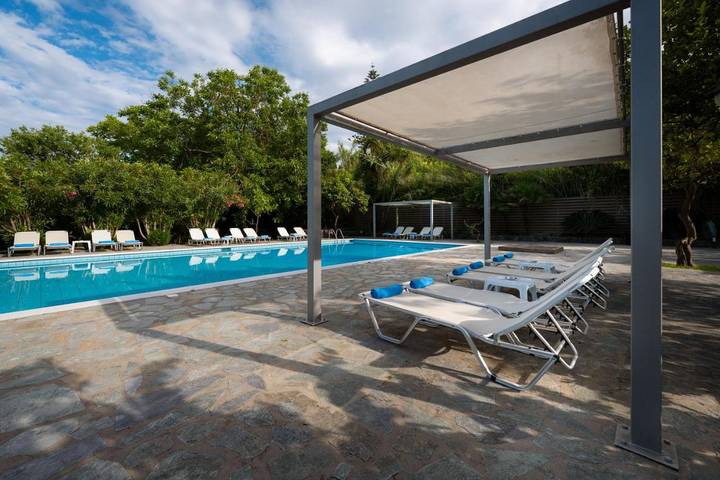 Gîte pour 4 personnes, avec piscine ainsi que vue et jardin dans Benitses - 3