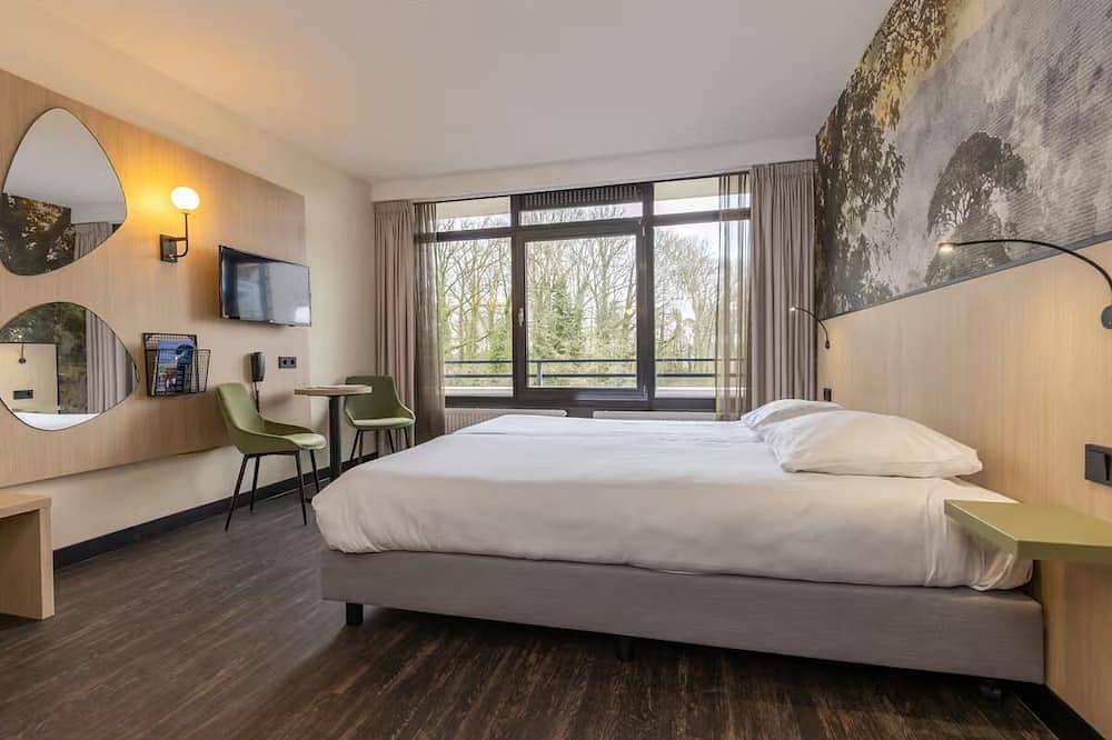 Indoor Pool & Game Room Getaway with Direct Access to Nature and Parking in Winterswijk, Achterhoek