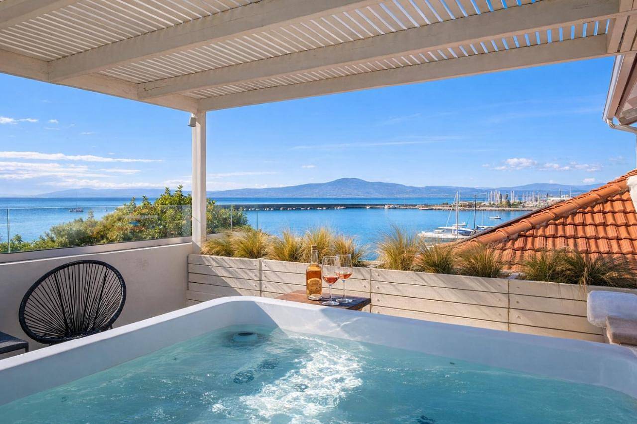 Panellinion Luxury Rooms in Calamata, Région de Messenia