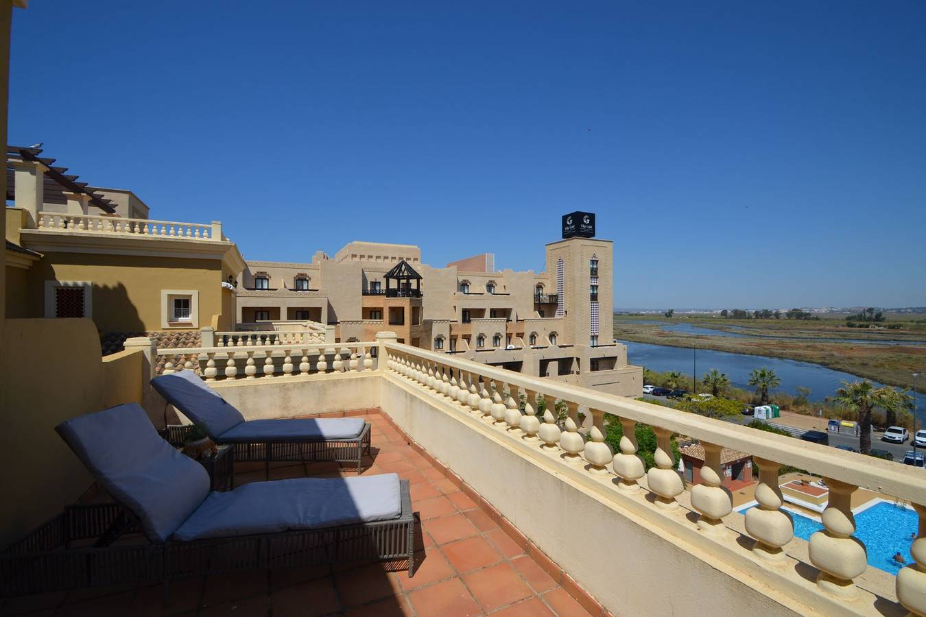 Ganze Wohnung, Ferienwohnung für 7 Personen mit Terrasse in Playa de Los Haraganes (Ayamonte), Ayamonte