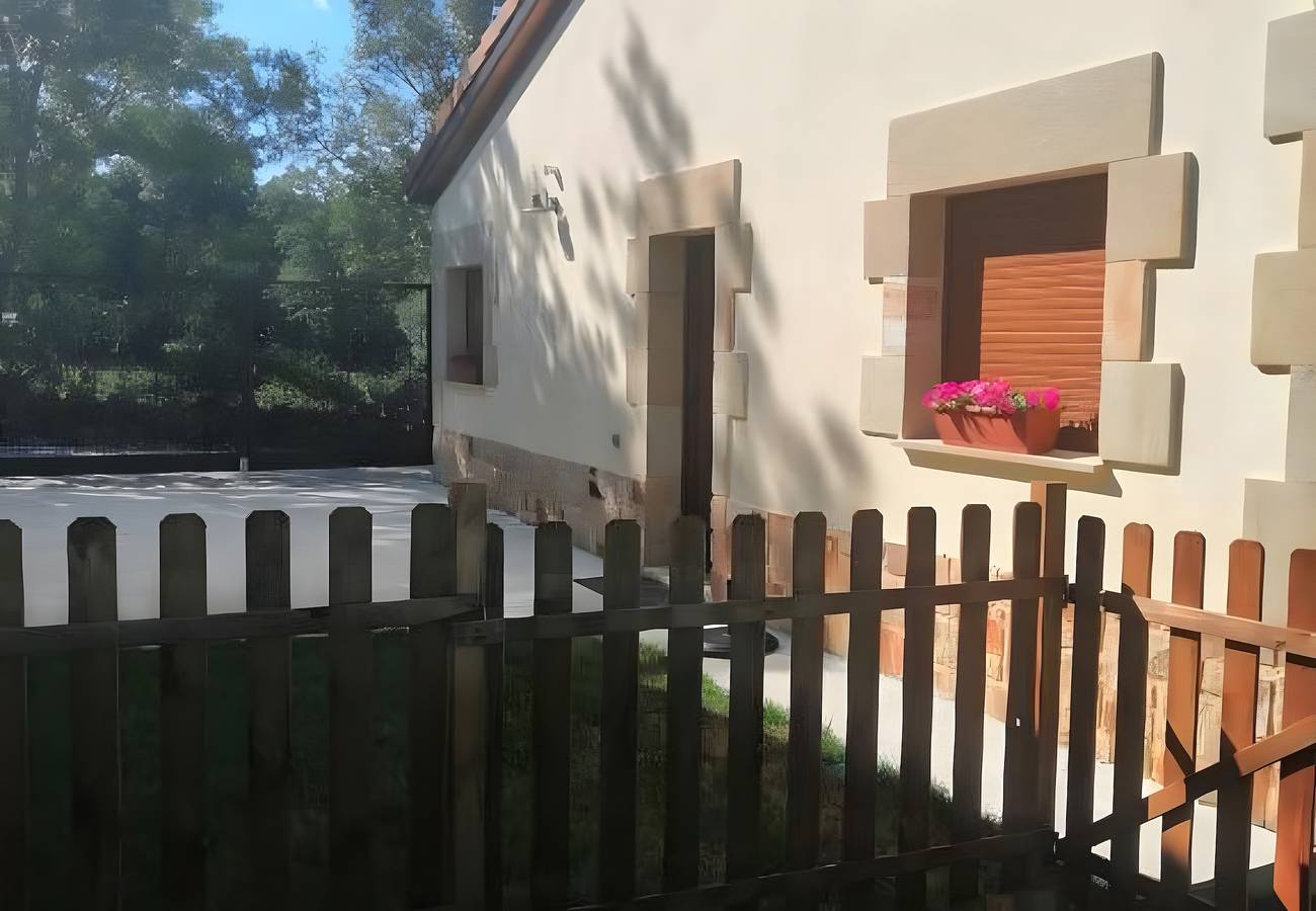 Retraite rurale à Soria avec vue sur la montagne, terrasse et nature in Sotillo del Rincón, Province de Soria