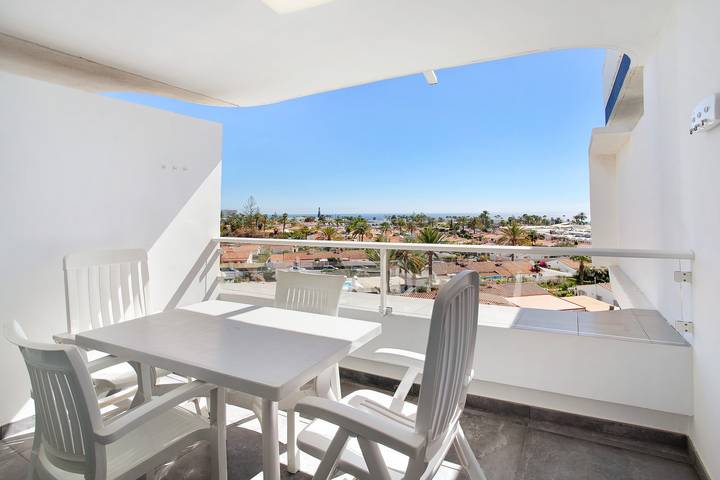Location de vacances pour 3 personnes, avec Jardin et Bassin pour enfant