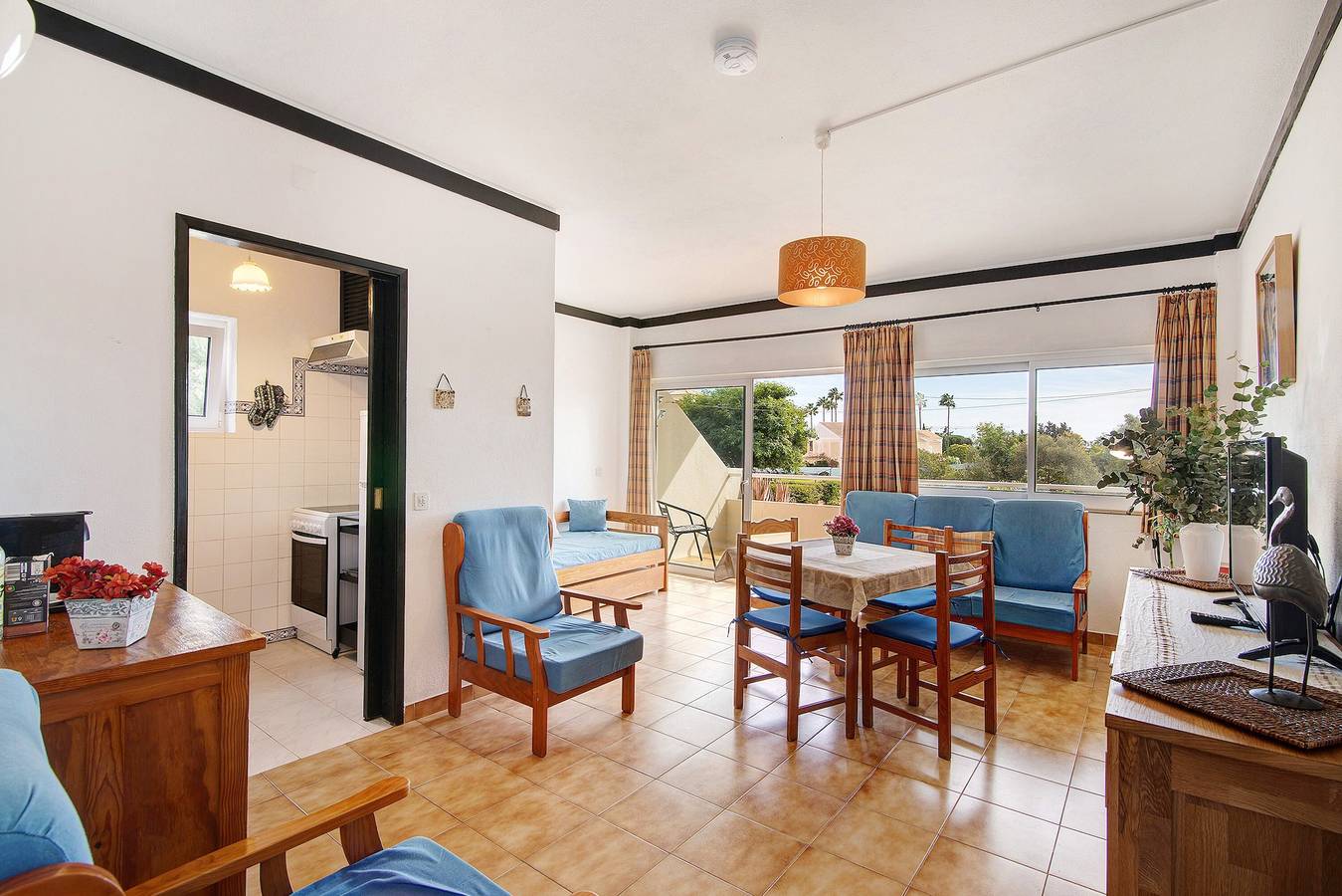 Entire apartment, Apartment 'T1 Em Vilamoura - Parque Mourabel' with Shared Pool, Shared Garden and Wi-Fi in Vilamoura, Quarteira