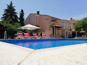 Maison d’hôte pour 4 personnes, avec piscine et jardin à Pula
