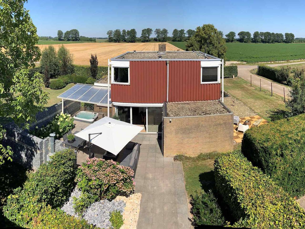 Ländliches Ferienhaus für 6 Personen mit Außen Spa und großem Garten in Dronten in Dronten, Regio Zwolle