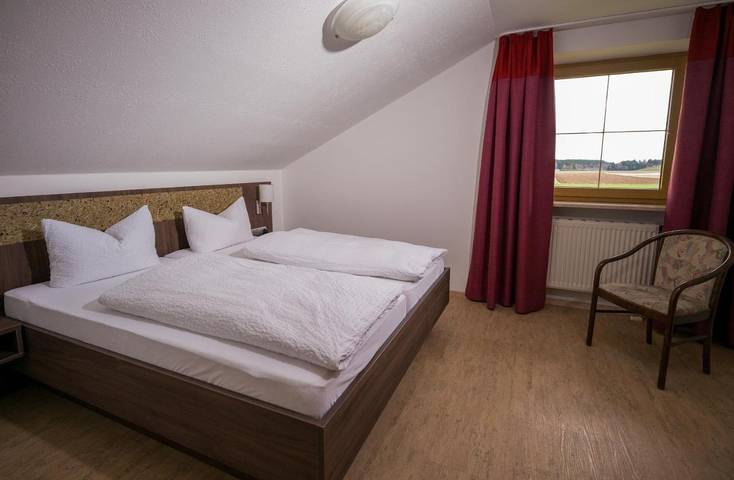 Ferienwohnung für 5 Personen, mit Balkon und Sauna in Obing