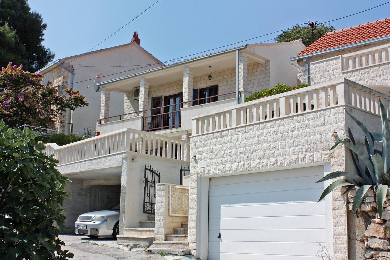 Entire apartment, Two bedroom apartment with terrace and sea view Sutivan, Brač A-2846-b in Sutivan, Brac