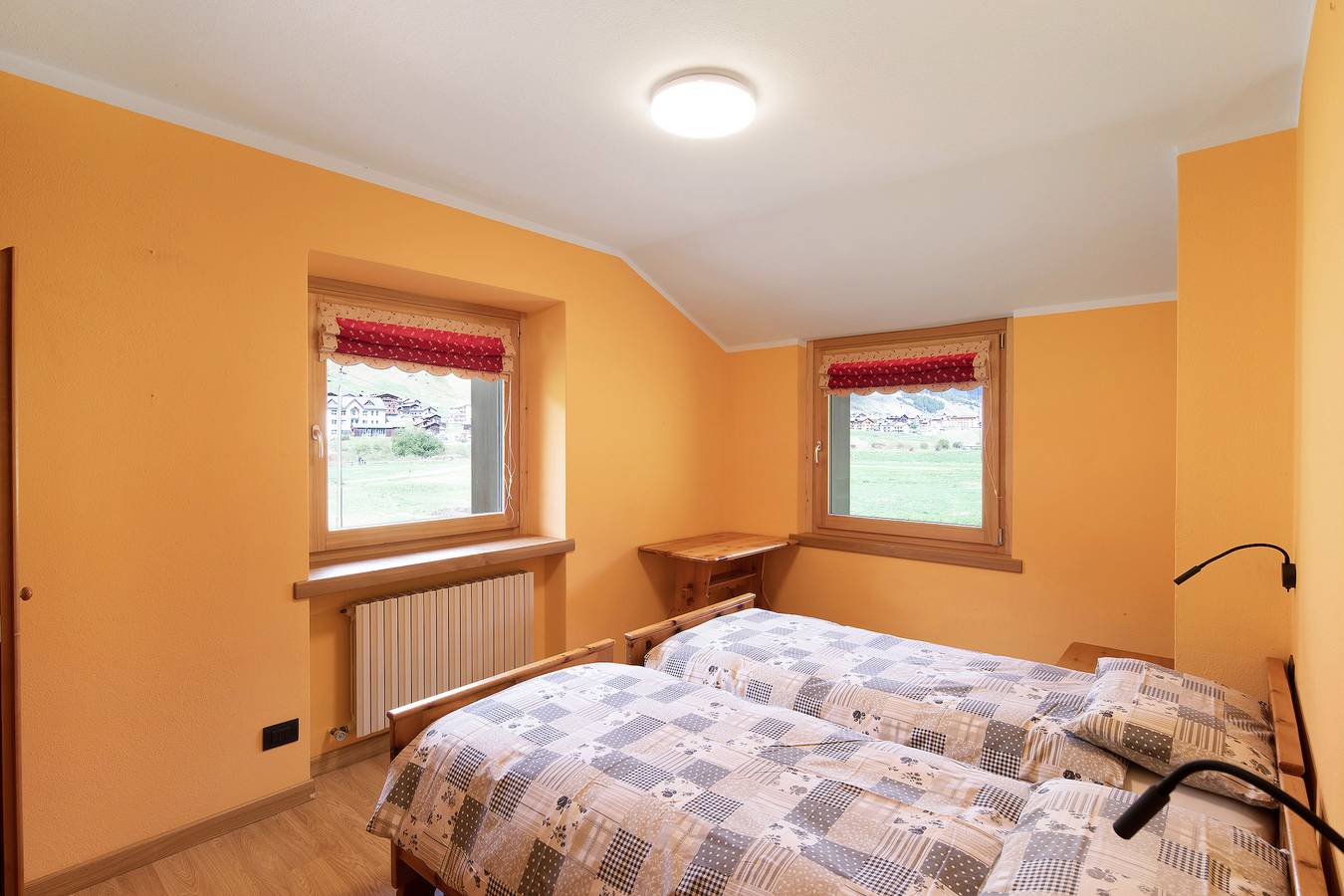 Apartamento entero, "Appartamento Legnameir Bait da Rez" con balcones y Wi-Fi in Livigno, Valtellina