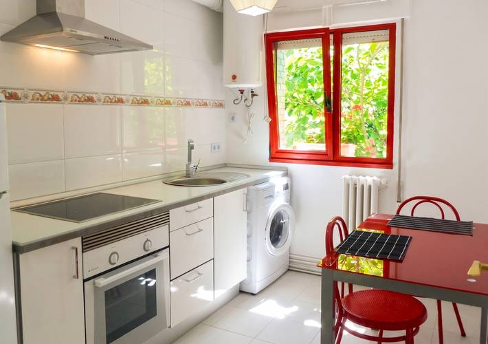 Apartamento entero, Apartamento acogedor en Mogor con terraza y vista al mar - 40 m² in Mogor, Marín