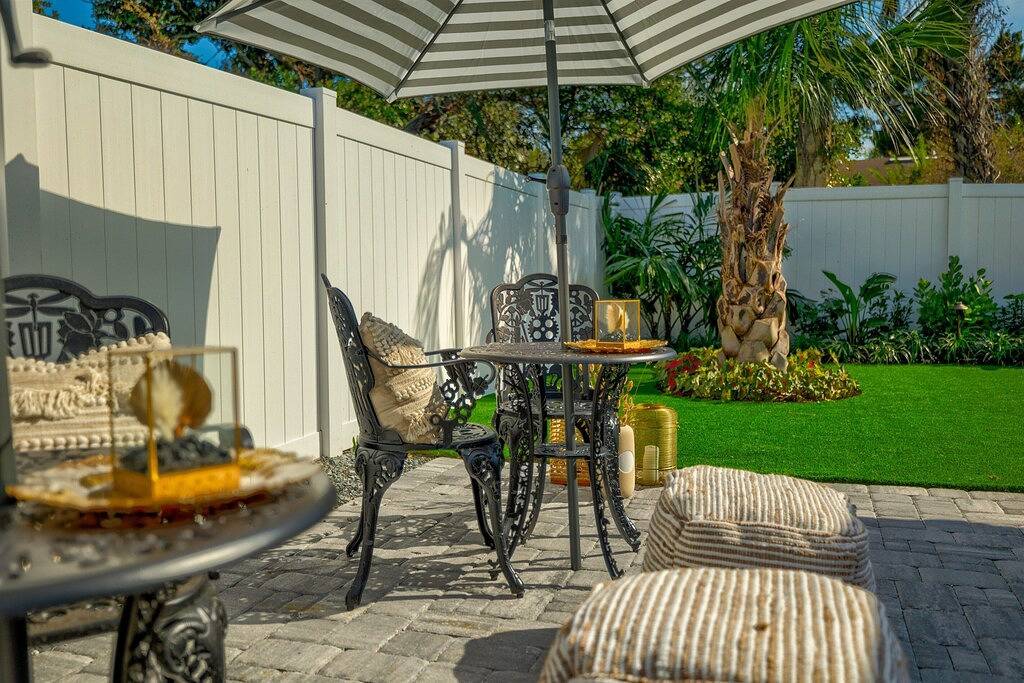 Retro Beach Escape | Heated Pool + Screened Patio in Jacksonville Beach, Duval County