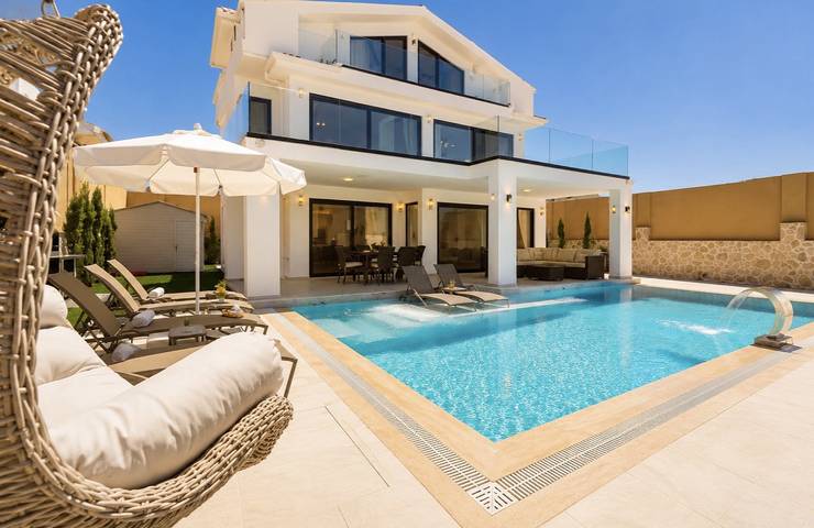Villa for 8 people, with garden and pool as well as hot tub - 1