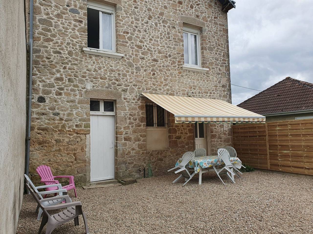 Gîte de l'Ancienne Gare in Bussière-Dunoise, Région de Guéret