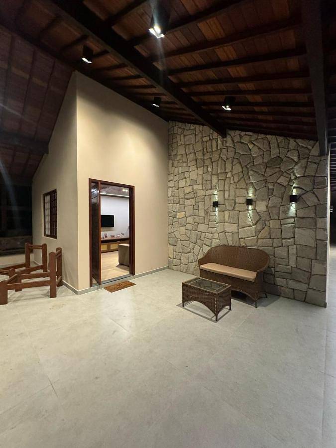 Casas e apartamentos de temporada para 10 pessoas, com piscina e jardim em Gravatá