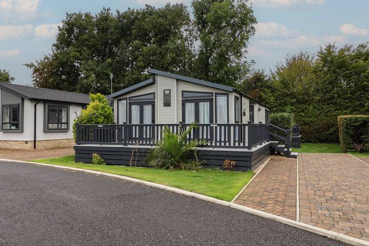 Cottage for 4 people, with garden, with pets in Poole