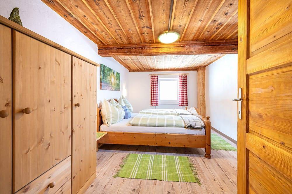 Urig-rustikales Ferienhaus mit Hüttenflair an der Sonnenseite des Grimming in Mitterberg-Sankt Martin, Dachsteingebirge
