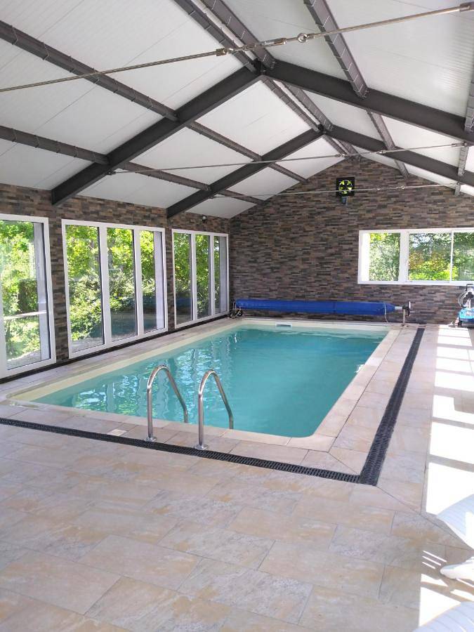Location de vacances pour 4 personnes, avec Terrasse et Jardin ainsi que Piscine et Vue à Saint-Maur-des-Bois