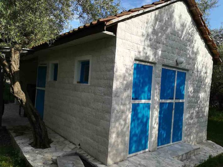Bungalow für 4 Personen, mit Garten und Ausblick sowie Balkon in Montenegro - 2