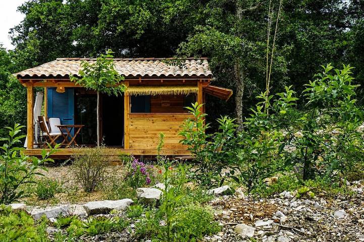 Chalet pour 2 personnes, avec jardin et terrasse