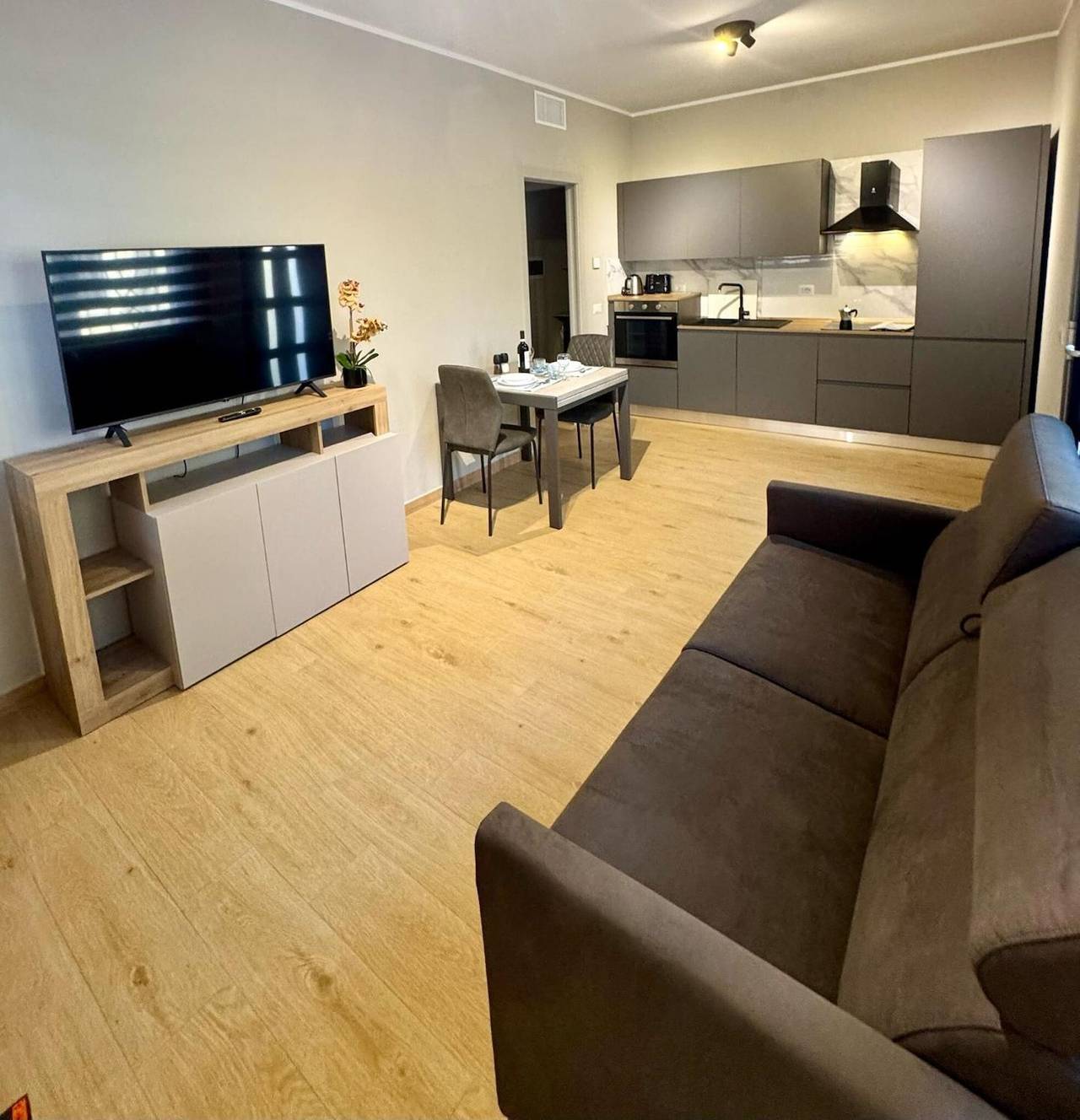 Appartamento intero, Appartamento 'Casa Magenta 4' con Wi-Fi e aria condizionata in Valeggio sul Mincio, Provincia di Verona