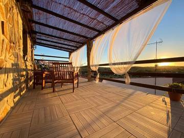 Gîte pour 10 personnes, avec terrasse et vue, animaux acceptés à Segura de León