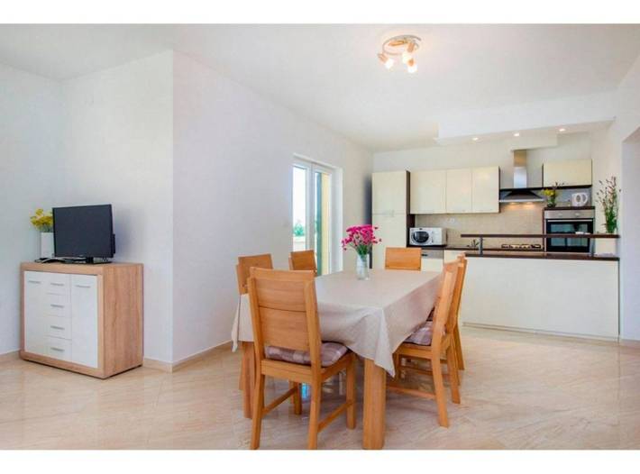 Villa für 8 Personen mit Garten in Dalmatinisches Zagora