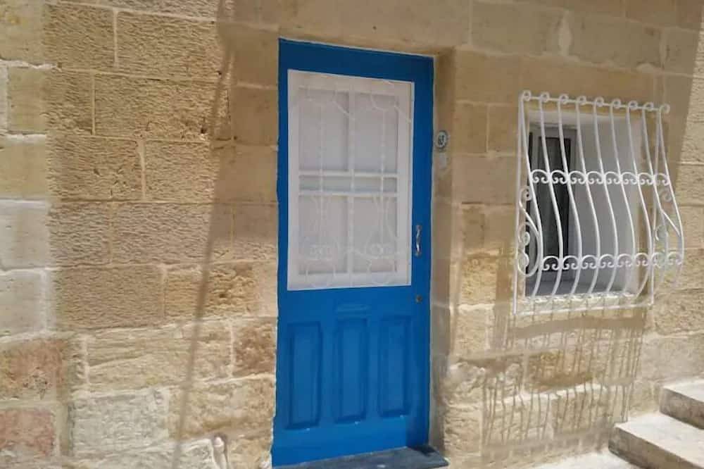 Heart of The Three Cities - \nyour budget stay! in Cospicua, Insel Malta