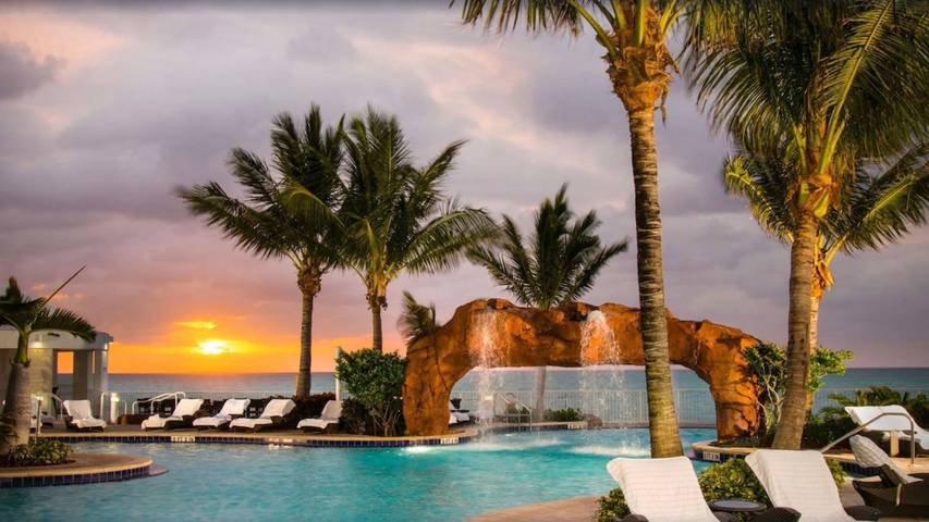 Vacation rental for 4 people, with balcony, kid friendly in Sunny Isles Beach