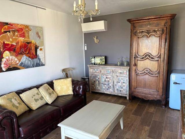 Gîte pour 2 personnes, avec jardin et piscine ainsi que sauna et jacuzzi à Châteauneuf-Grasse - 2