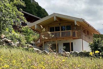 Chalet für 6 Personen, mit Whirlpool und Balkon sowie Sauna und Garten in Ruhpolding