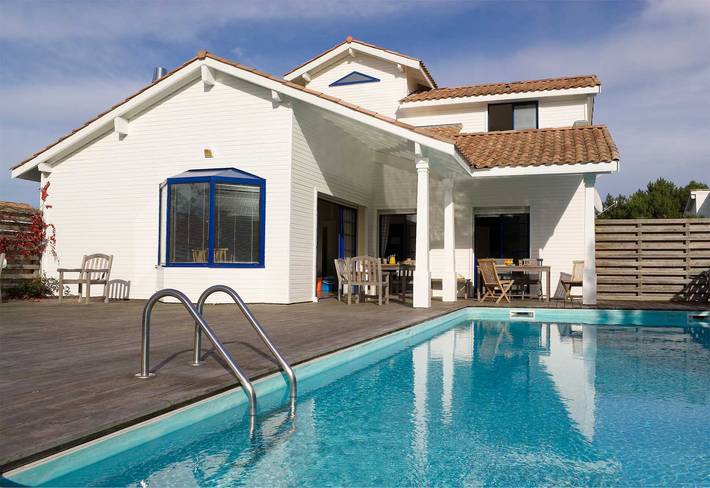 Villa pour 8 personnes, avec Balcon et Terrasse ainsi que Jardin et Piscine à Moliets-et-Maa