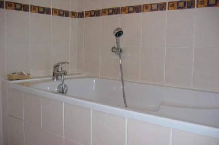 Gîte pour 6 personnes, avec terrasse et jardin, animaux acceptés à Goulien - 4