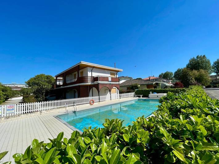 Ruhiges Haus mit Pool und Terrasse in Porto Santa Margherita, Caorle