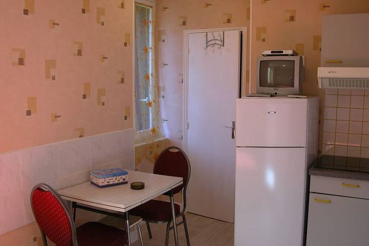 Appartement entier, Beau studio au calme in Néris-les-Bains, Région de Montluçon