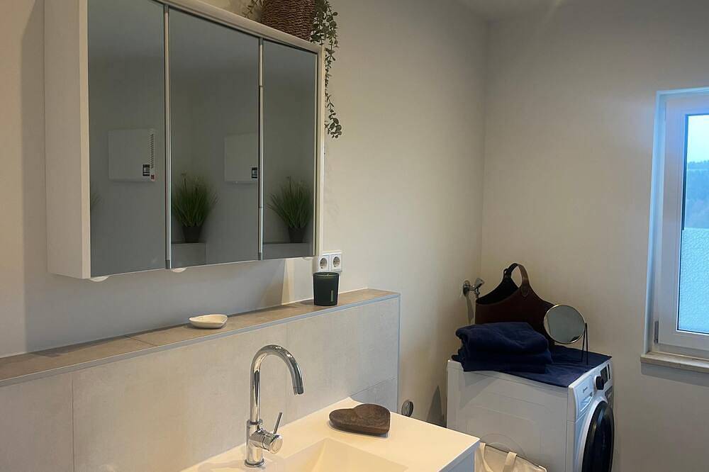 Ganze Wohnung, Stilvolle Ferienwohnung (77qm) mit Terrasse in Miltach, Ostbayern