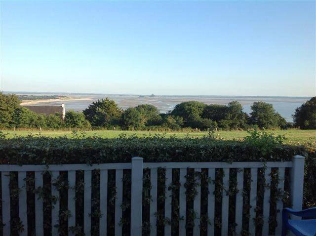 Double Room with Sea View in Champeaux, Baie du Mont-Saint-Michel