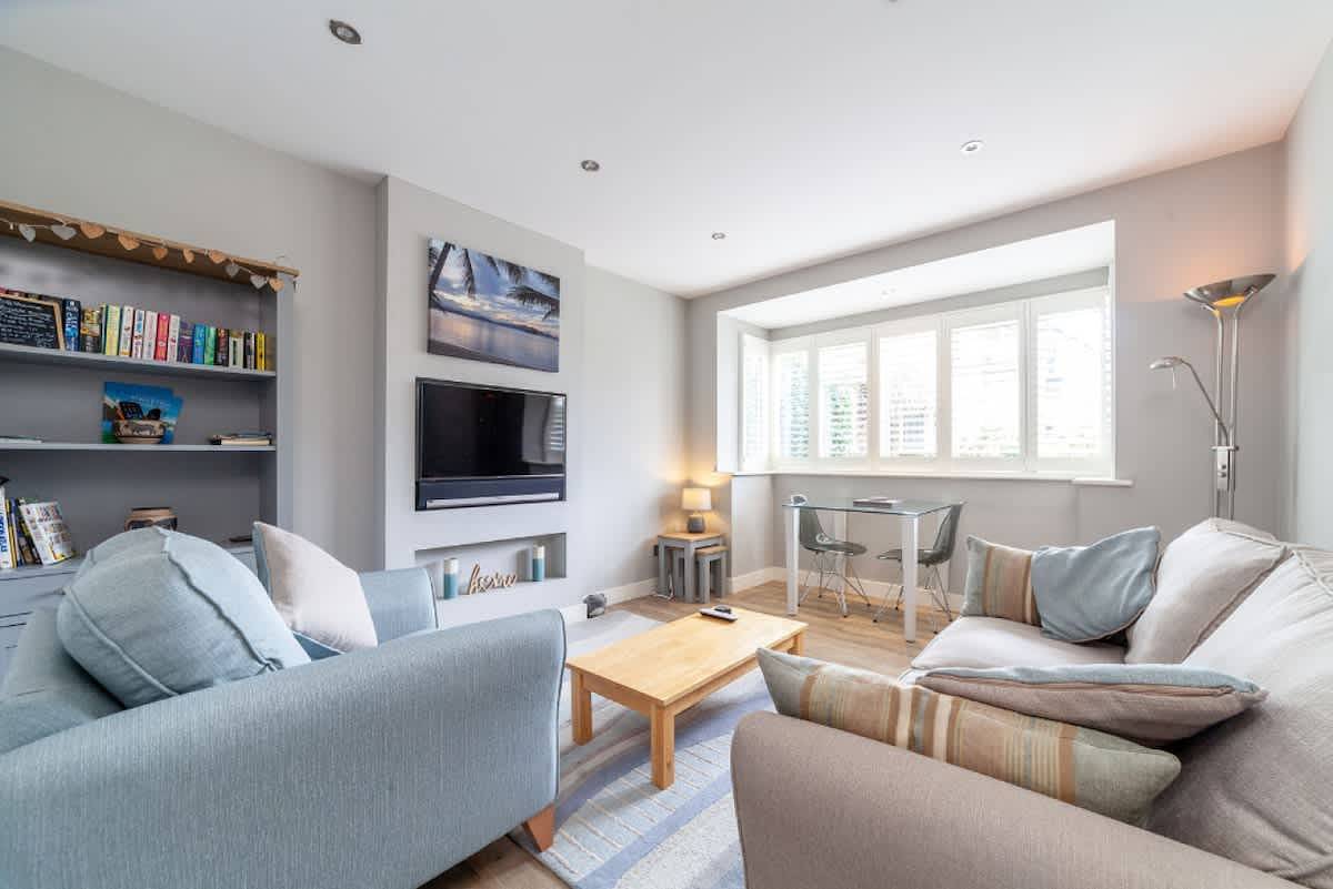Entire apartment, Garden Flat close to Kingston & Richmond Park in Kingston upon Thames, London