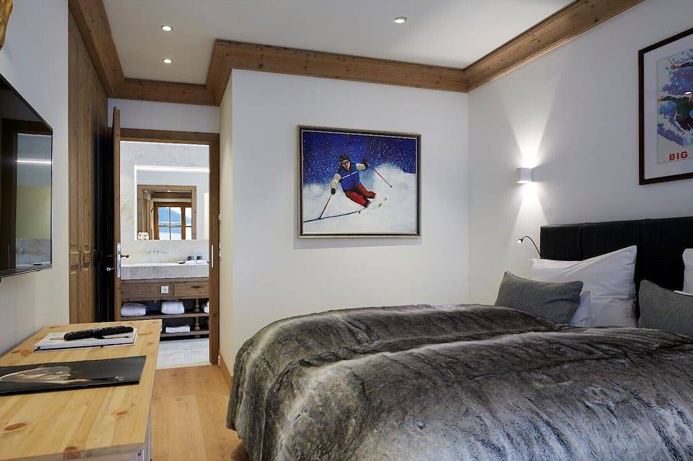 Luxury ski-in-out apartment with amazing views linked to exclusive 5-star hotel in Lechtaler Alpen, Sankt Anton am Arlberg