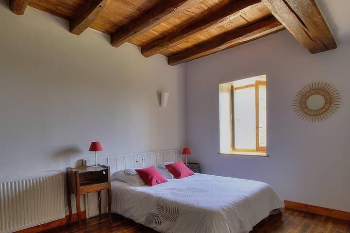 Location de vacances pour 11 personnes, avec jardin et piscine à Régnié-Durette - 2