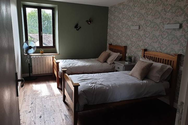 Location de vacances pour 6 personnes, avec terrasse et jardin dans Lac de Lavaud - 4