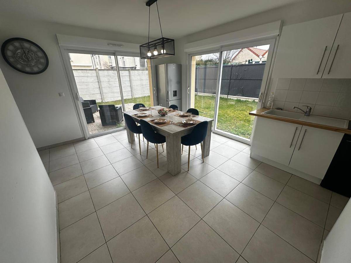 Three-Bedroom House in Sainte-Savine, Aube