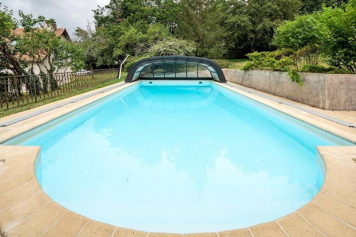 Villa pour 12 personnes, avec piscine ainsi que jardin et terrasse - 1
